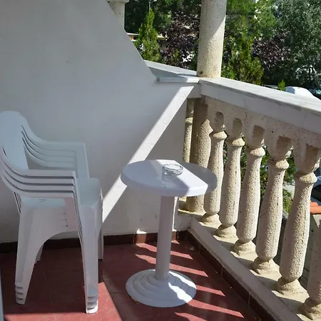 Apartament Bravo 1 George *